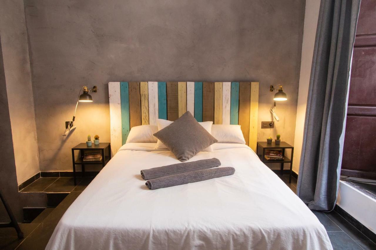 Gasthuis Barbatuke - Art & Hostel *
